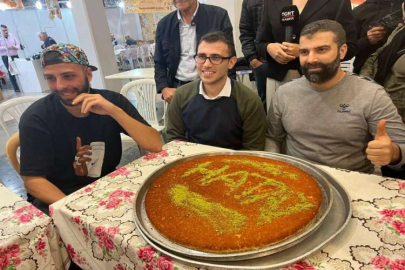 Hatay Günleri’nde künefe yeme yarışması renkli görüntüler oluşturdu