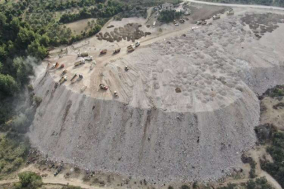 Hatay’da depremden geriye moloz dağları kaldı