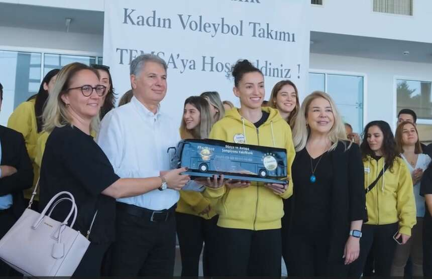 Dünya Şampiyonu VakıfBank'tan TEMSA'ya ziyaret1