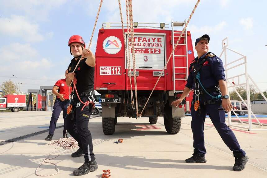 İtfaiye personeline 'Kurtarma Tekniği' eğitimi