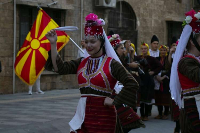 Mersin’in dört bir yanı karnaval alanına döndü