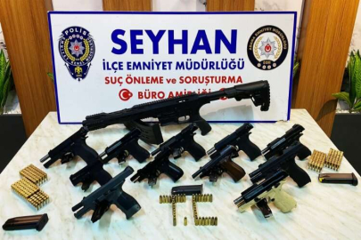 Adana'da akaryakıt istasyonunda ruhsatsız silah ve uyuşturucu ele geçirildi