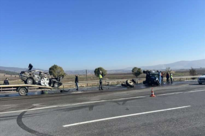 Kahramanmaraş'ta traktör ile otomobilin çarpıştığı kazada 3 kişi yaralandı