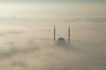 İstanbul’da puslu havada kartpostallık manzaralar oluştu