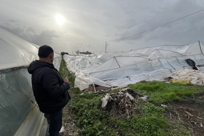 Antalya'da hortum seralara zarar verdi