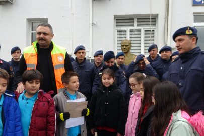 Kozanlı öğrencilerden harekat bölgesindeki Mehmetçiğe moral mektubu