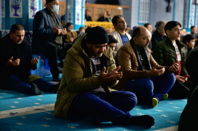 Osmaniye'de depremde hayatını kaybedenler için dua edildi