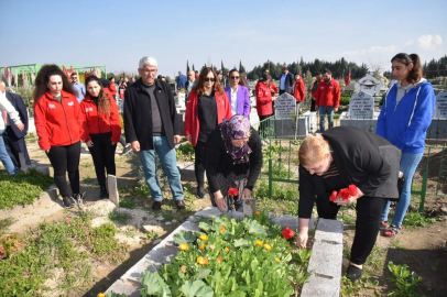 Başkan Hülya Erdem, depremzedeleri unutmadı: Deprem şehitleri Ceyhan’da anıldı