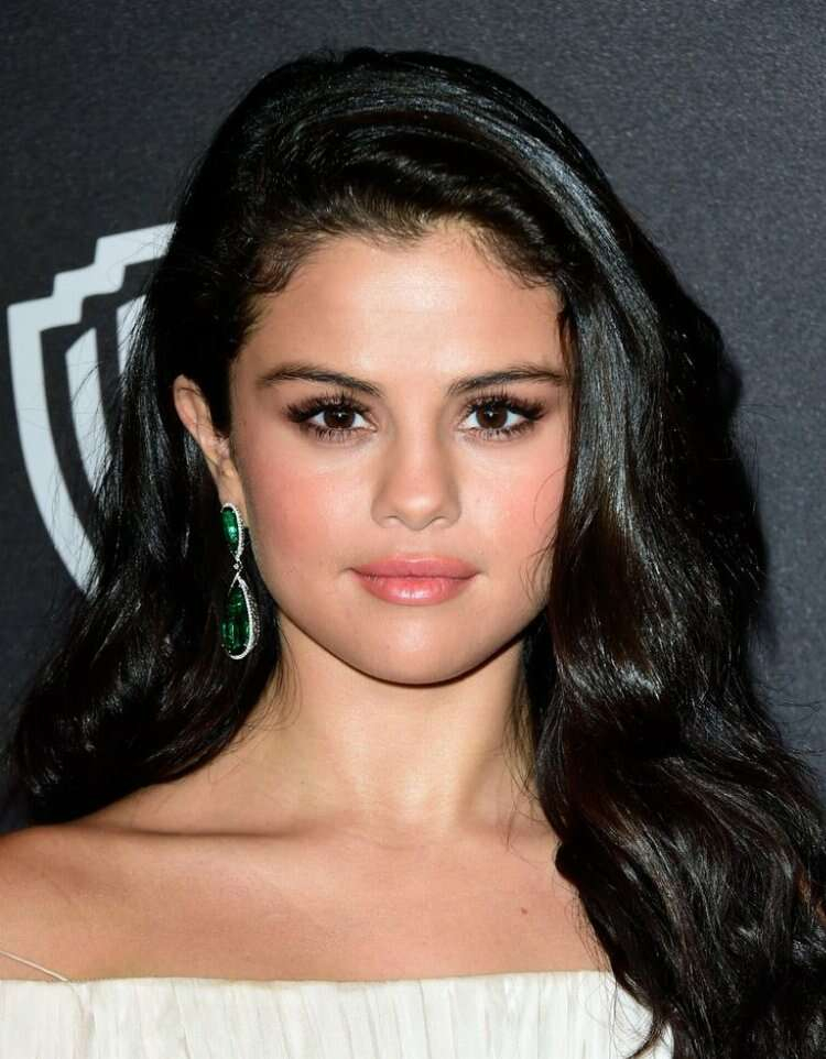 selena gomez saç rengi