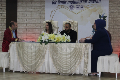 Mersin'de 14 Şubat'ta evlenmek isteyen çiftler nikah dairelerini dolduruyor