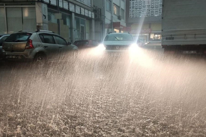 Mersin'de sağanak ve dolu etkili oldu