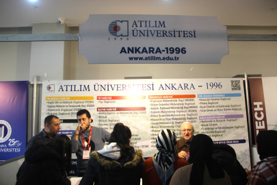 Şanlıurfa'da düzenlenen 'Üniversite Tanıtım Günleri Fuarı'nda, Atılım Üniversitesi standı öğrencilerin ilgi odağı oldu