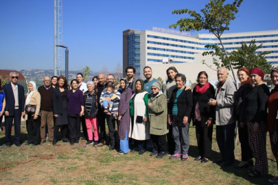 Mersin Şehir Hastanesinde 80 yaş üstü hastalar fidan dikme etkinliği gerçekleştirdi