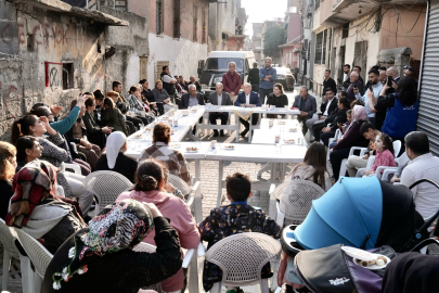 Akif Kemal Akay halkın taleplerini dinliyor