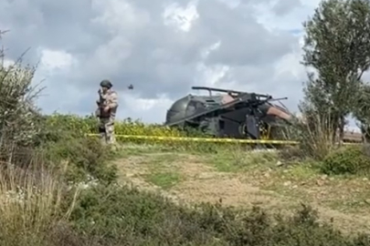 İzmir'de askeri helikopter acil iniş yaptı: Bir personel yaralandı