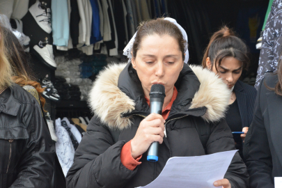 Adana’da kadınlar cezaevlerindeki kadınlarla dayanışmak için kart gönderdi