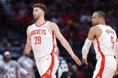 NBA'de en çok sayı atan Türk basketbolcu Alperen Şengün, tarihi performansıyla Houston Rockets'i zafere taşıdı