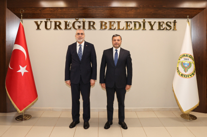 Bakan Vedat Işıkhan, Başkan Fatih Mehmet Kocaispir'i Ziyaret Etti