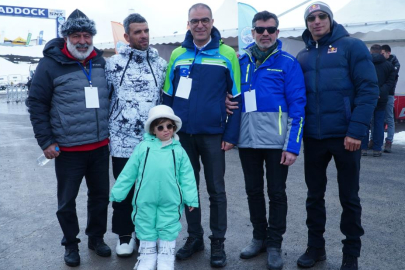 Kenan Sofuoğlu, oğluyla birlikte Dünya Snowcross Şampiyonası'nı Erciyes'te izledi