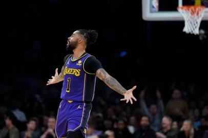 LeBron James'siz Lakers, Bucks'ı D'Angelo Russell'ın performansıyla devirdi!