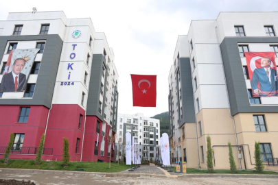 Payas'ta yapılan afet konutları için ön sözleşme imzalandı