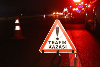 Adana'da bir kişinin öldüğü trafik kazası güvenlik kamerasına yansıdı