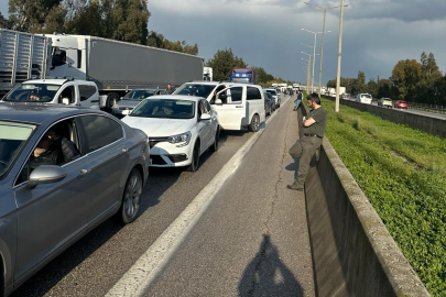 2 tır kaza yaptı, otoban tıkandı