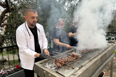 Bursa'da Meşhur Ciğerci  Koçak, Ramazan'ın ilk günlerinde yaşlılar ve şehit yakınları için iftar verdi