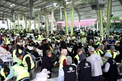 Seyhan Belediyesi geleneksel iftar programlarına devam ediyor