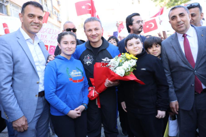 Türkiye'nin İlk Astronotu Alper Gezeravcı, mezun olduğu okulu ziyaret etti