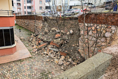 Tokat'ta şiddetli yağışlar nedeniyle istinat duvarı çöktü 