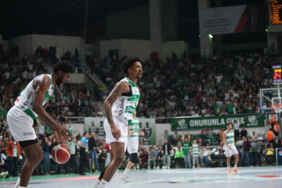 Bursaspor Basketbol, ABD'li Oyuncu Jordan Floyd ile yollarını ayırdı