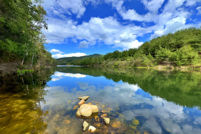 Ceyhan Nehri'nde yansıma