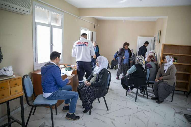 Mersin Büyükşehir Gezici Sağlık Aracı’nın bir durağı da Ulaş köyü oldu 2