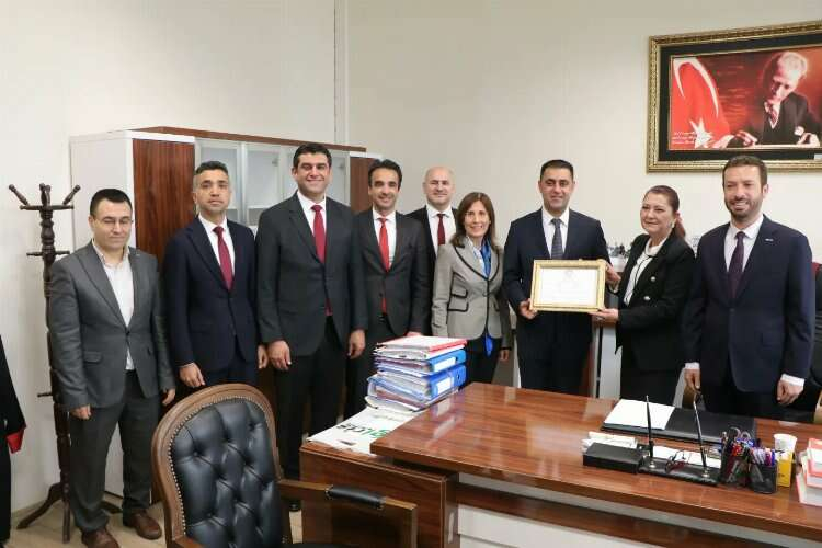 Adana’da 4 ilçenin belediye başkanı mazbatasını aldı 3