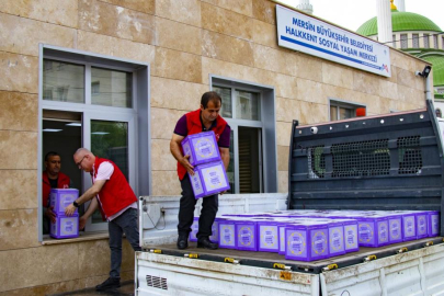 Mersin Büyükşehir Belediyesi'nden velilere ve muhtarlara bayram öncesi hediye gönderildi