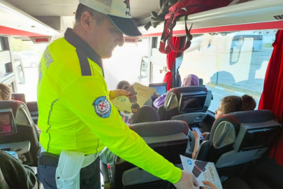 Ramazan bayramı öncesi polis, şoförler ve yolcuları bilgilendirdi