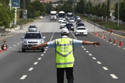 Ağır tonajlı araçlara bayram öncesi 47 saatlik seyir yasağı