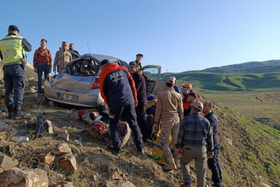 Muş'un Varto ilçesinde otomobil takla attı, 4 kişi yaralandı