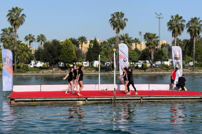 Adana'da Seyhan Nehri'nde tenis ve voleybol müsabakaları yapıldı