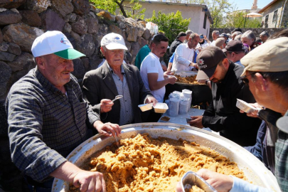 Niğde Yeşilburç Köyü'nde geleneksel helva şenliği coşkusu devam ediyor