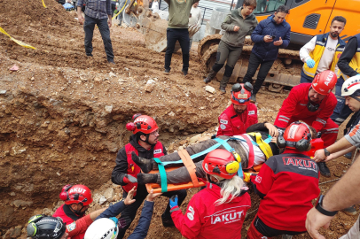 Toprak altında kalan işçilerin yardımına AKUT ekibi yetişti