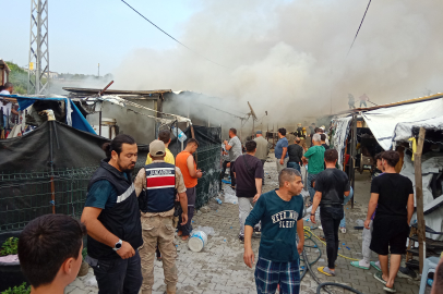 Hatay'da depremzedelerin yaşadığı 4 konteyner kül oldu