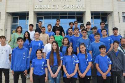 Silifke Mesleki ve Teknik Anadolu lisesi öğrencileri adalet sarayında meslek gruplarını tanıdı