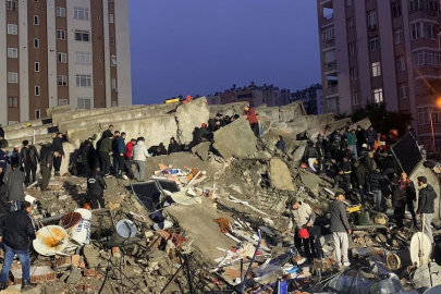 Adana'da apartmanın depremde yıkılmasıyla ilgili tutuklanan 2 kişi tahliye edildi