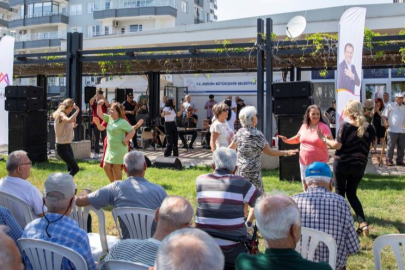 Mersin'de emekli evleri bahar şenliğiyle canlandı