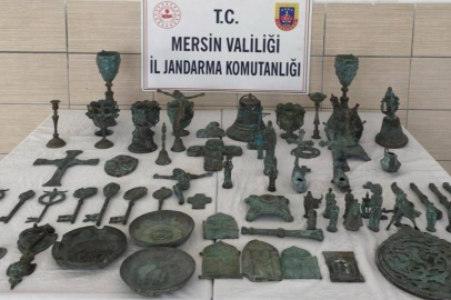 Mersin'de jandarma operasyonunda tarihi değer taşıyan 74 objeye el konuldu