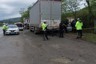 Samsun'da ehliyetsiz araç kullanan genç, kaza yaptıktan 2 saat sonra aracında ölü bulundu