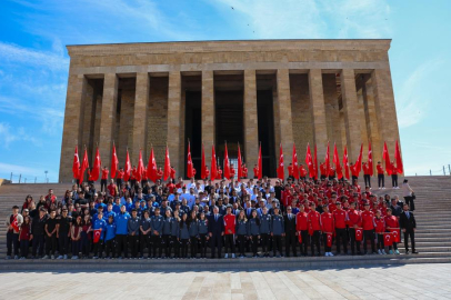 Bakan Osman Aşkın Bak, Atatürk'ü anma haftası etkinlikleri kapsamında Anıtkabir'i ziyaret etti