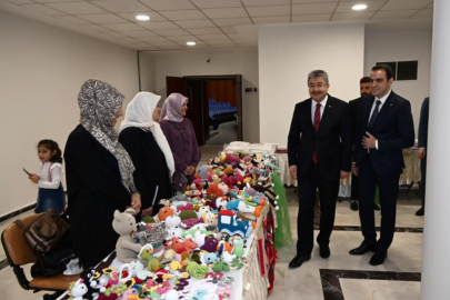 Osmaniye'de Aile Destek Merkezi (ADEM) projesi kursiyerlerinin el emeği ürünleri sergilendi